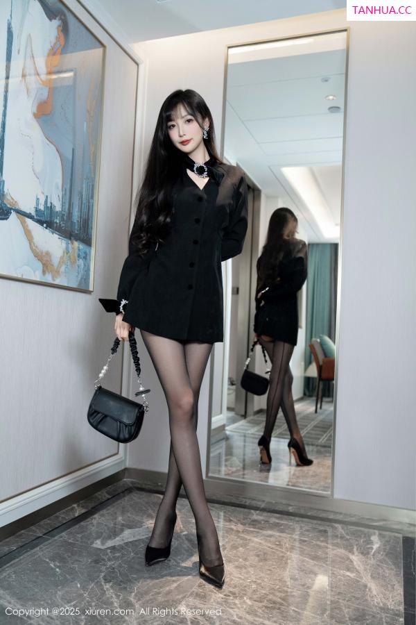 [XiuRen]高清写真图 2025.02.21 No.9918 樱桃小阑子 黑丝美腿